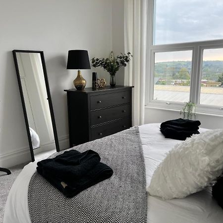 Heathcliff - 5 Bedroom House In Town Centre Tenby Bagian luar foto