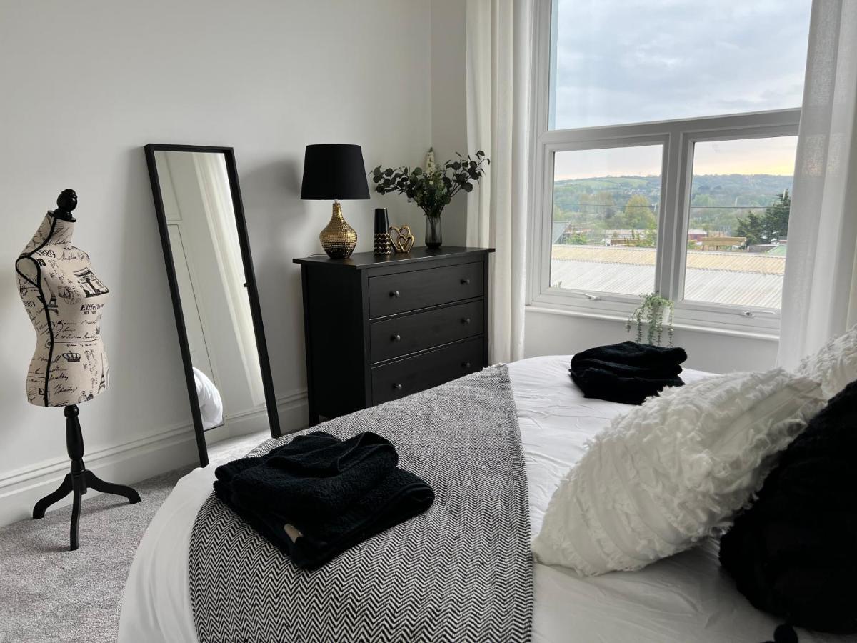 Heathcliff - 5 Bedroom House In Town Centre Tenby Bagian luar foto