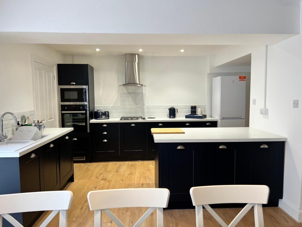 Heathcliff - 5 Bedroom House In Town Centre Tenby Bagian luar foto