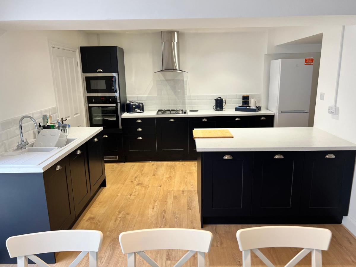 Heathcliff - 5 Bedroom House In Town Centre Tenby Bagian luar foto