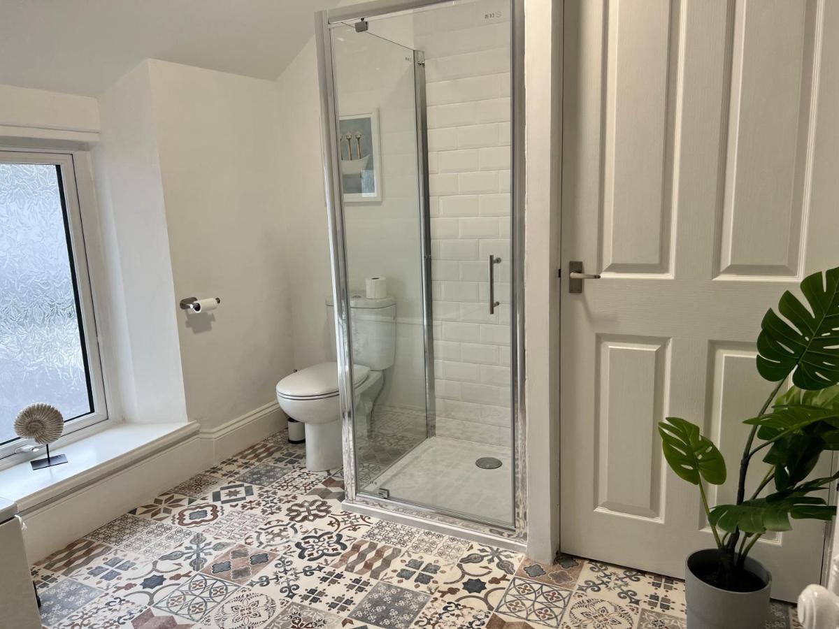Heathcliff - 5 Bedroom House In Town Centre Tenby Bagian luar foto