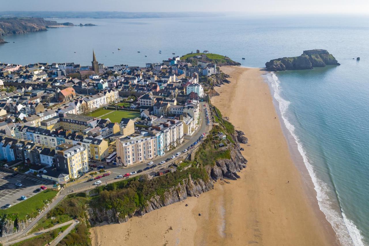 Heathcliff - 5 Bedroom House In Town Centre Tenby Bagian luar foto